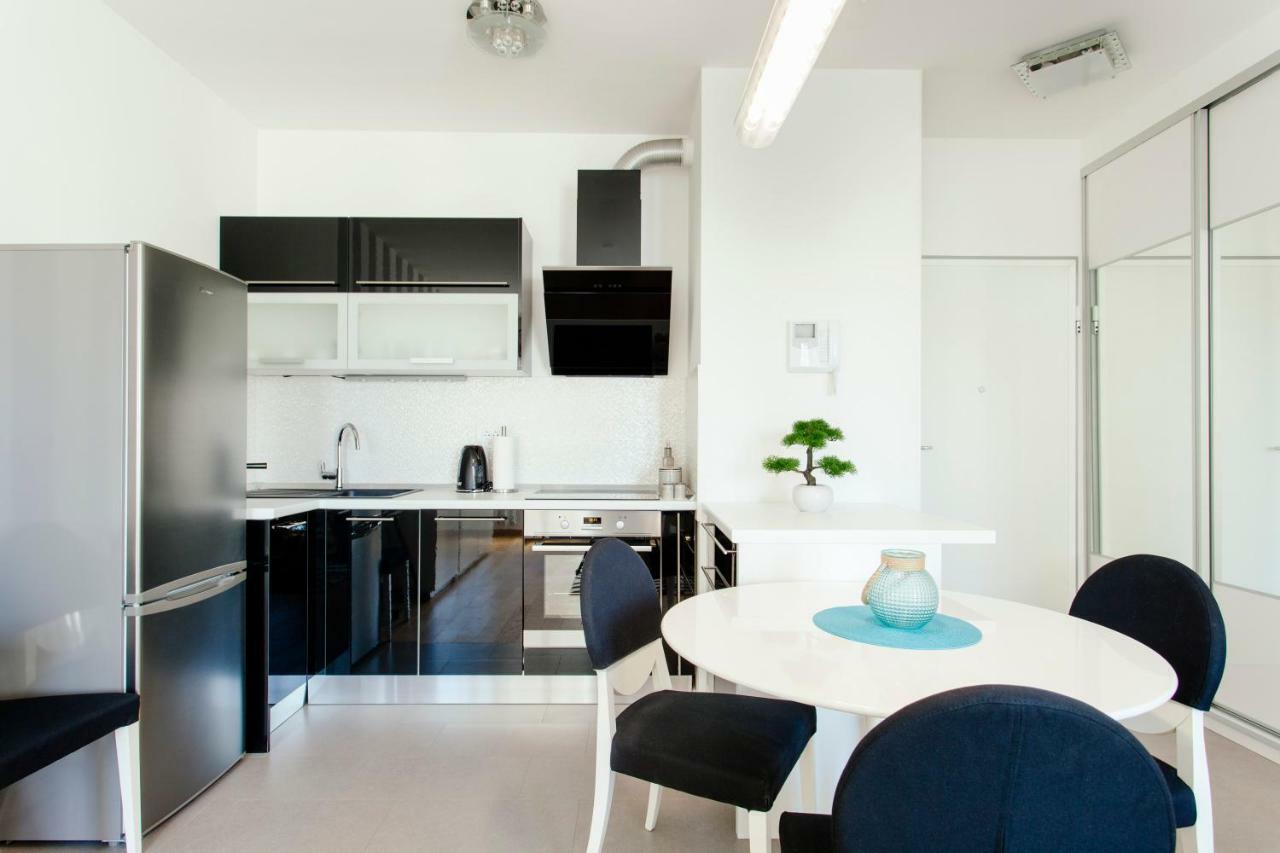 New Luxury Apartment Nives On Seaside Split Exterior foto